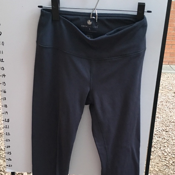 Yogalicious grey/ dark blue workout leggings small - Picture 2 of 6